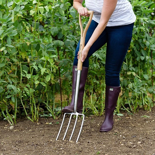 Kent & Stowe Stainless Steel Digging Fork 3 Kent & Stowe Stainless Steel Digging Fork - Image 3