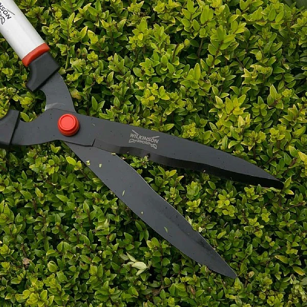 Wilkinson Sword Wavy Blade Hedge Shears 2 Wilkinson Sword Wavy Blade Hedge Shears - Image 2