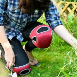 Burgon & Ball Sangria Kneelo® Knee Pads -Outdoor Garden Care Shop 1171504 3