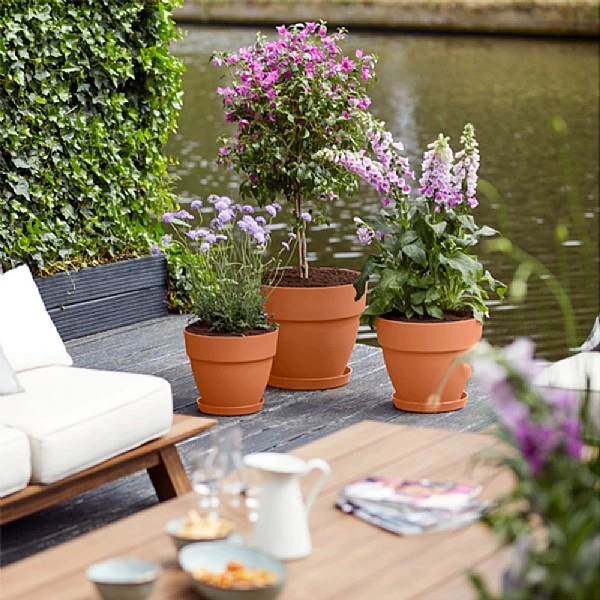 Elho Vibia Campana 35cm Round Planter (Various Colours) 1 Elho Vibia Campana 35cm Round Planter (Various Colours)